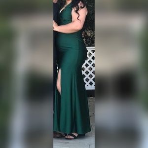 Emerald green floor length dress prom